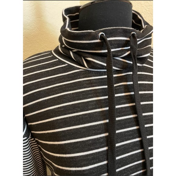 Liz Claiborne Weekend - Black and White Stripe Cowl Neck Top - Sz S - Picture 2 of 9